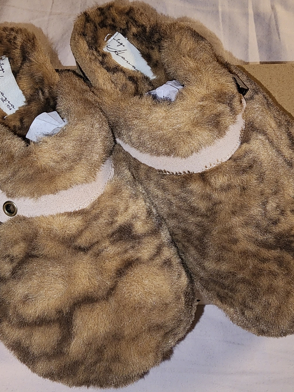 NWB $72 Plush Faux Fur Slip-On House Slippers in Warm Brown 6